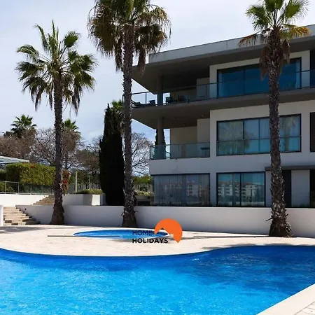 #144 Cavalo Preto C104 By Holidays * Quarteira